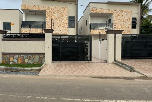 4 bedroom self compound house forsale in Spintex all en-suite- Ridge Oak Properties