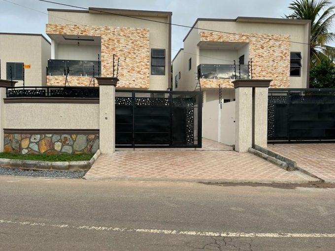 4 bedroom self compound house forsale in Spintex all en-suite- Ridge Oak Properties